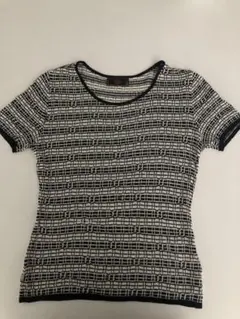 FENDI 半袖ニット グレー/ブラック ロゴ38. FENDI(フェンディ) ズッカ柄半袖ニットFZY702 A5QG FZY702 A5QG