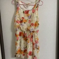 花柄ワンピースのサムネイル