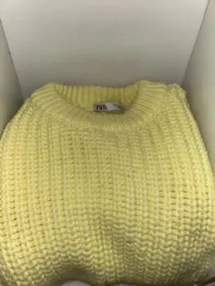 ZARA イエローニットセーター