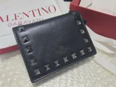 VALENTINO GARAVANI 二つ折り財布 スタッズ ブラックのサムネイル