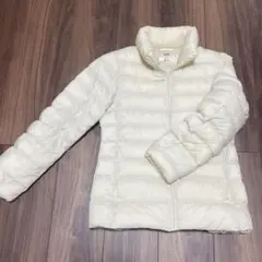 ユニクロ　Uniqlo ウルトラライトダウン　アイボリー　S