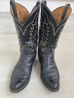 Item thumbnail for item b0a756c2-58c2-4709-b7ed-02db67bee0c6