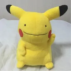 ピカチュウぬいぐるみ