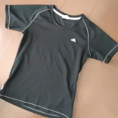 adidas レディース　半袖　Sサイズ　黒ピンク　翌日発送可能
