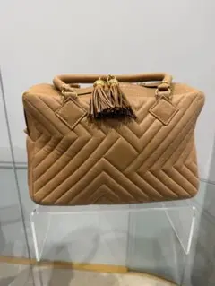 ANOUK本革キルティングステッチのハンドバッグ