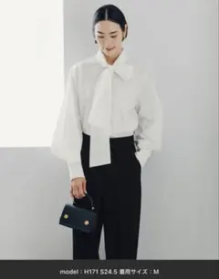 ur's 袖タックボウタイブラウス