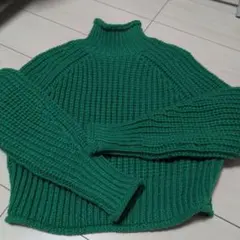 H&M グリーン タートルネックセーター