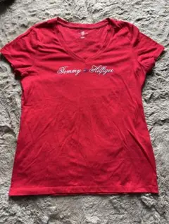 TOMMY HILFIGER Tシャツ　赤　V襟　可愛い　used