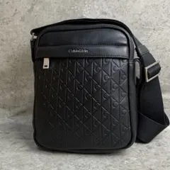 ✨格安✨ カルバンクライン ショルダーバッグ リポーター エンボス加工 黒色のサムネイル