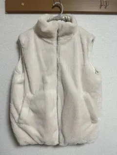 ホワイト フリース ノースリーブジャケット