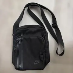 NIKEショルダーバックのサムネイル