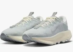 NIKE スニーカー ライトブルー　モティバのサムネイル