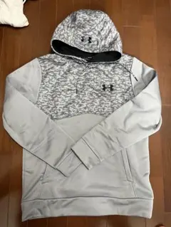 アンダーアーマー　パーカー