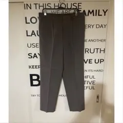 新品未使用★UNIQLO タックワイドテーパードパンツ ★