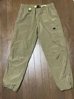 Nike カーキ パンツ ウエスト調整可能