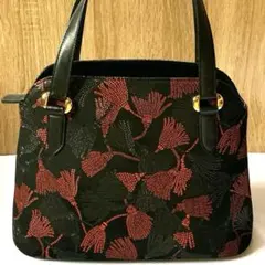 Item thumbnail for item b856709d-56d7-45f3-b93f-c3b2b445d87a