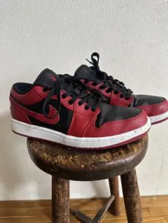 Air Jordan 1 ローカット 赤黒 値下げ交渉承ります