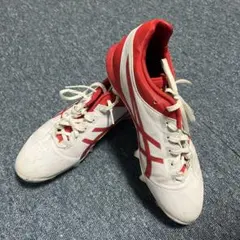 ASICS スパイクシューズ ホワイト/レッド