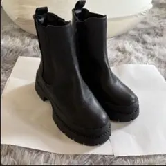 Chico サイドゴアストレッチミドルブーツ　S 23cm ショートブーツ　美品のサムネイル