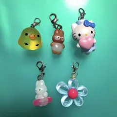 めじるしアクセサリー　キイロイトリ　NSN スイング　ハローキティ　リラックマ
