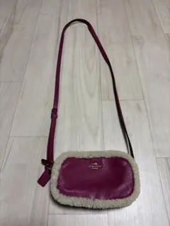 COACHピンク レザー ショルダーバッグ