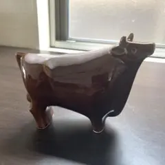 陶器製牛の置物 茶色　正月飾り　丑　インテリア