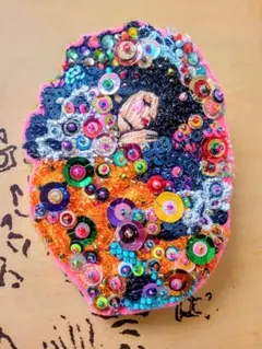L*e様 ⑬S　ハンドメイド刺繍ビーズブローチ/キーホルダー