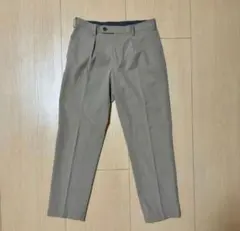 ユニクロ 感動タックパンツ ベージュ 73