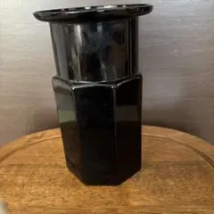 黒い八角形花瓶