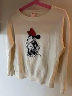 ミニーマウス刺繍クリーム色薄手長袖セーター