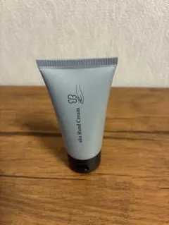 【ほぼ未使用新品❣️値下げ交渉可能❣️】uka ハンドクリーム30mlのサムネイル
