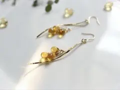 ＊琥珀色の夕焼け 黄金色のガラスが光るピアス＊
