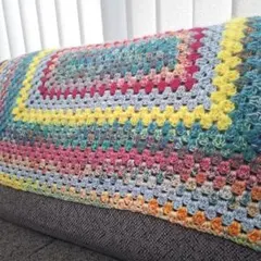手編みブランケット　カラフル　ひざ掛け　長方形グラニースクエア