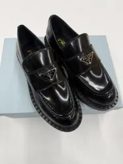 美品 PRADA プラダ チョコレート ブラッシュドレザー ローファー