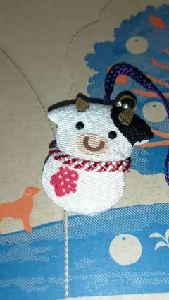 牛の刺繍チャーム 鈴付き