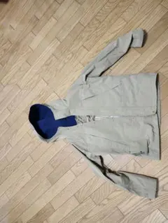 UNIQLO ベージュ マウンテンパーカー
