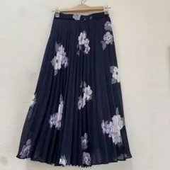 ビーラディエンス　花柄　シフォンプリーツスカートのサムネイル