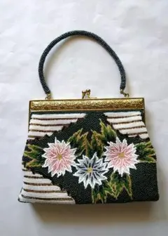 【内袋シミあり】がま口ビーズバッグ・緑 花モチーフ
