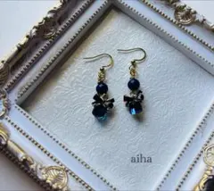 ネイビー ボックスチャームピアス　ラピスラズリ