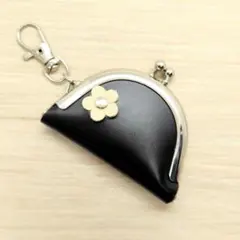 がま口 小さい財布 ブラック 花 7cm キーホルダー 革 レザー コインケース
