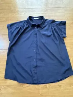 Te chichi テチチ　ネイビー 半袖 ボタンアップシャツ