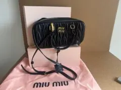 miu miu マテラッセレザー 2WAYバッグ 黒のサムネイル