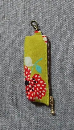 ハンドメイド　花柄布製ミニポーチ　リップケース