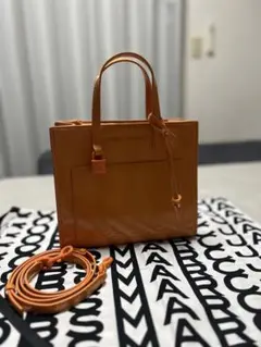 MARC JACOBS オレンジ トートバッグのサムネイル