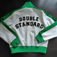 ダブルスタンダード 前後のロゴが可愛い　ジャンパー　ブルゾン