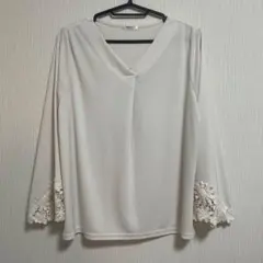 ✨美品✨ホワイト Vネック 長袖シャツ レース付き