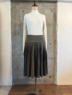 最後の最終値下げ！ UNIQLO プリーツスカート W61cm H88cm