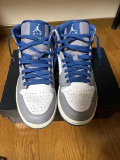 Air Jordan 1 Mid 