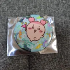 ちいかわ MLBホログラム缶バッチ 古本屋 カニちゃん - メルカリ