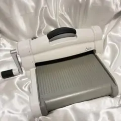 Sizzix Big Shot Plus 本体 カッティングダイ40種類 - メルカリ